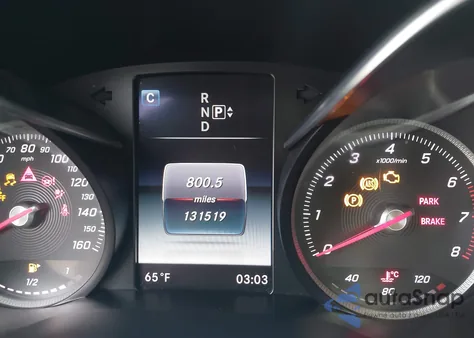 2015 Mercedes-Benz C 300 4Matic z USA, uszkodzony, nr VIN 55SWF4KB7FU032225